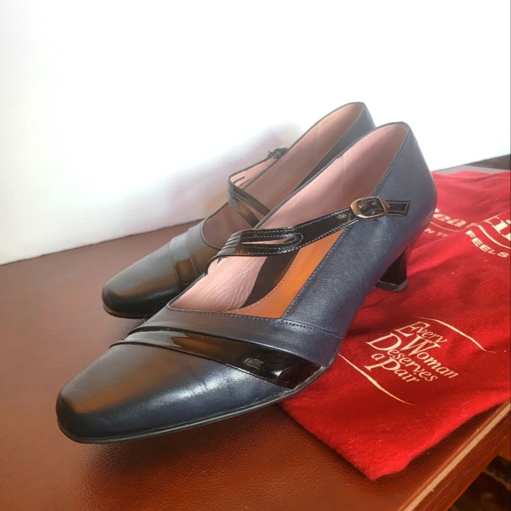 BeautiFeel Navy and Black Heels - Picture 4 of 13
